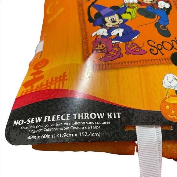 Halloween Disney Mickey&Minnie No Sew Fleece Throw Blanket Kit. Spooky Halloween - Picture 2 of 8